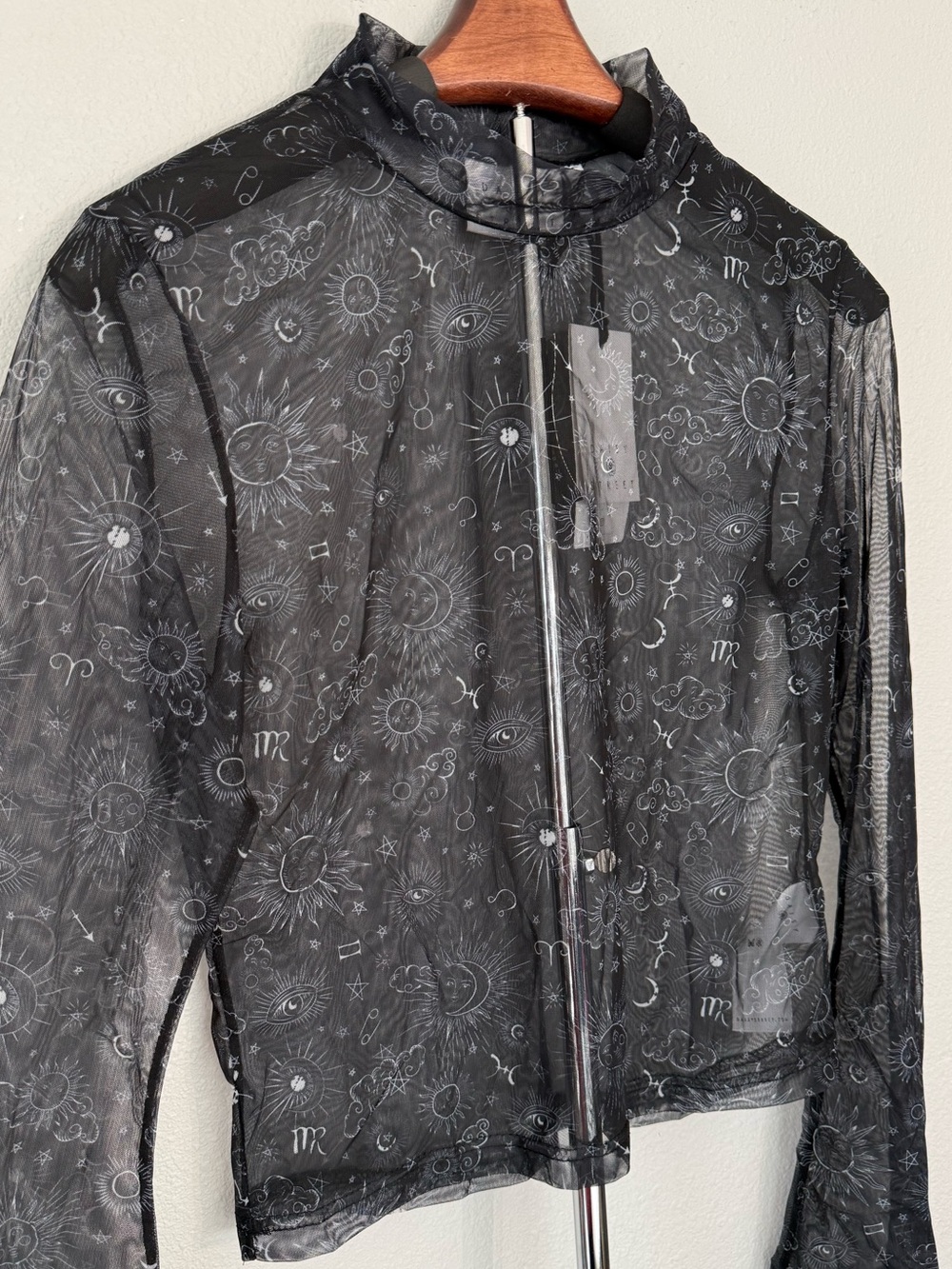 Hot Topic NWT Daisy Street Celestial Print Twofer Long Sleeve Top Women Size M - Picture 11 of 12